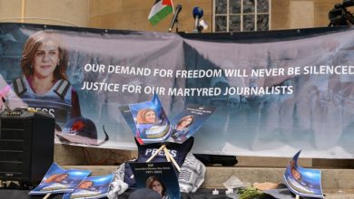 Photo of سلطات الاحتلال الاسرائيلية تفحص الرصاصة التي اغتالت الصحفية شيرين أبو عاقلة