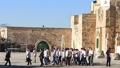 Photo of مستوطنون يقتحمون “الأقصى” من جهة باب المغاربة