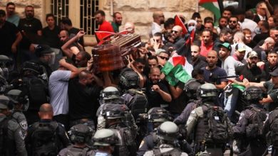 Photo of “بتسيلم” الإسرائيلية: الفلسطينيون مستباحون أحياءً وأمواتًا