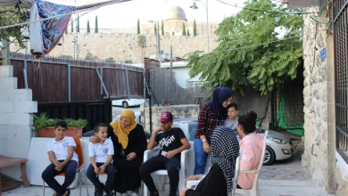Photo of بدأت الحكاية قبل 30 عامًا بتحايل إسرائيلي.. عائلة سمرين تخوض صراعًا مريرًا على مجاورة المسجد الأقصى