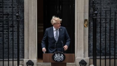 Photo of الغارديان: فترة حكم جونسون إرث من الكذب واحتقار البسطاء