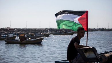 Photo of الجيشان الإسرائيلي والمصري يشتركان في تدمير مركب صيد فلسطيني