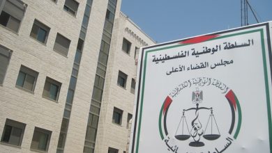 Photo of محامو الضفة الغربية يحتجون على قوانين يصدرها عباس.. فماذا يحدث؟