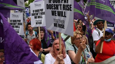 Photo of غلاء الأسعار وتضخم قياسي.. بريطانيا تواجه أكبر موجة إضرابات واحتجاجات في تاريخها
