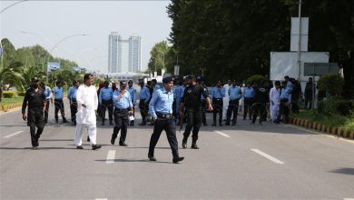 Photo of الشرطة الباكستانية توجه تهما بالإرهاب لعمران خان