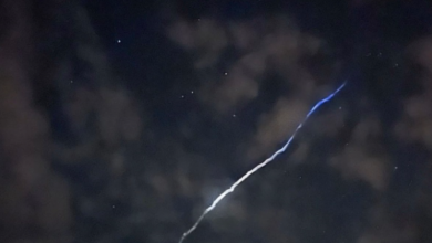 Photo of شاهد: تداول صور وفيديوهات لجسم مضيء في سماء السعودية وفلكي يعلق