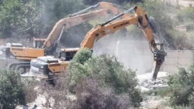 Photo of كفر قرع: السلطات الإسرائيلية تهدم منزلا قيد البناء