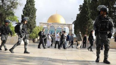 Photo of عشرات المستوطنين يقتحمون الأقصى بحراسة أمنية