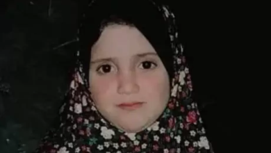 Photo of كانت تلهو أمام منزلها.. غارة غادرة تحرق أحلام “آلاء”