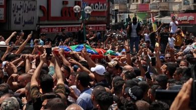 Photo of آلاف الفلسطينيين يشيعون شهداء مجزرة نابلس
