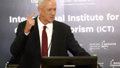 Photo of “غانتس” يُقر مصادرة أموال تعود لأسرى فلسطينيين وعوائلهم
