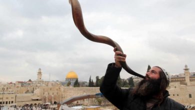 Photo of “الأوقاف” تُحذر من خطورة إحياء “الأعياد اليهودية” داخل “الأقصى”