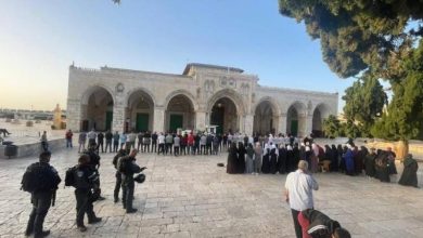 Photo of 75 مستوطنًا يقتحمون باحات المسجد الأقصى بـ “الفترة المسائية”