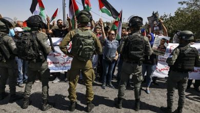 Photo of إصابة 8 مستوطنين في 21 عملًا مقاومًا بالضفة والقدس خلال 24 ساعة
