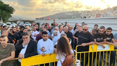 Photo of “الشرطة أصل الورطة”.. العشرات يتظاهرون أمام مركز الشرطة في أم الفحم تنديدا بمقتل الصحافي نضال اغبارية وتقاعس الشرطة