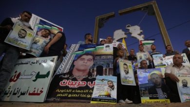 Photo of 30 معتقلا إداريا يواصلون إضرابهم عن الطعام لليوم السابع