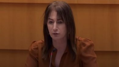 Photo of برلمانية إيرلندية: لماذا لا نسلح الفلسطينيين كما نفعل مع الأوكرانيين؟!