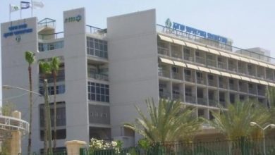 Photo of دعوات لإقالة طبيب من “سوروكا” تفوه بتصريحات عنصرية ضد العرب