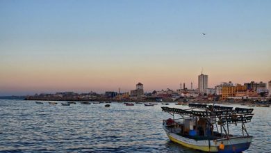 Photo of كيف يلاحق الاحتلال صيادي غزة في مصادر عيشهم ويصادر قواربهم؟