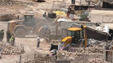 Photo of الاحتلال يجرف عدد من الأراضي شرق مسافر يطا