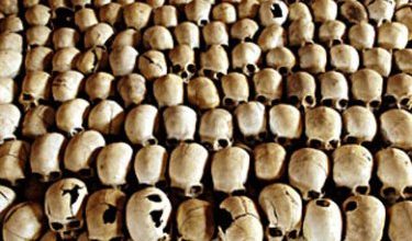 Photo of مرتزقة ومحطة إذاعية وأسلحة وسكاكين.. وثائق تروي القصة الكاملة لضلوع فرنسا في إبادة 800 ألف رواندي