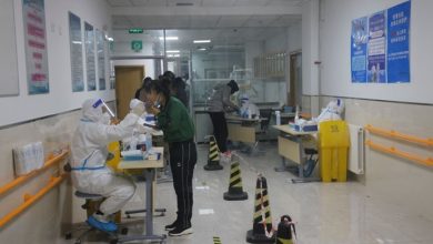 Photo of شبح عودة “كورونا” يخيم على الصين.. ومدارس تغلق أبوابها