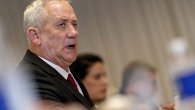 Photo of غانتس: القرار الأمريكي بالتحقيق في مقتل أبو عاقلة خطأ فادح