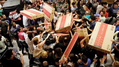 Photo of عروض مغرية.. تحذيرات من الإصابة بجنون التسوق في “الجمعة السوداء”