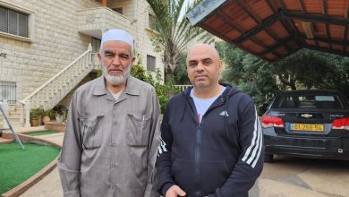 Photo of جت: وفد من لجنة افشاء السلام في زيارة للأسير المحرّر فكري منصور