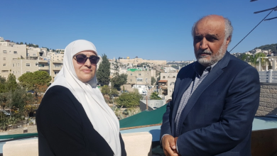 Photo of زينة وجمال عمرو.. قصة زوجين مقدسيين كرّسا حياتهما لخدمة الأقصى فعاقبهما الاحتلال بأعز ما يملكانه