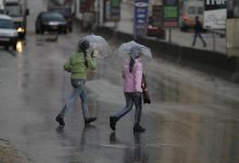 Photo of حالة الطقس: أجواء مغبرة وأمطار متفرقة قبل منخفض جوي الأحد