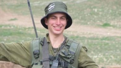 Photo of والد هدار غولدن يعقّب على كشف “القسام” عن سلاح ابنه