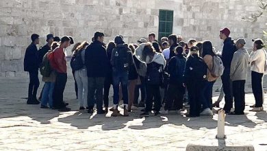 Photo of العشرات من المستوطنين يقتحمون الأقصى وسط حماية مشددة