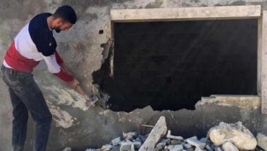 Photo of بلدية الاحتلال تجبر مقدسيا على هدم منزله بالعيسوية