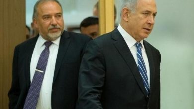 Photo of ليبرمان يسخر من حكومة نتنياهو الجديدة.. ماذا قال؟