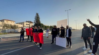 Photo of مظاهرة واغلاق مفرق في الطيبة احتجاجًا على سياسات هدم البيوت