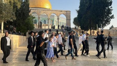 Photo of مستوطنون يقتحمون “الأقصى” بحراسة مشددة