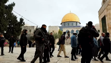 Photo of قطعان من المستوطنين يقتحمون الاقصى