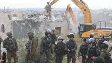 Photo of الاحتلال يهدم منازل فلسطينية في المنطقة “ب” للمرة الأولى