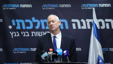 Photo of متوعدا بـ “زلزلة الدولة”.. غانتس: اضعاف القضاء يمكن أن يؤدي لحرب أهلية يتحمل مسؤوليتها نتنياهو