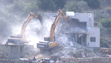 Photo of قوات الاحتلال تهدم منزلا غرب سلفيت وتعتدي على المواطنين