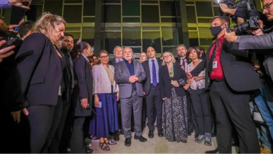 Photo of دا سيلفا: لن نسمح بانقلاب في البرازيل.. ونقل بولسونارو للمشفى