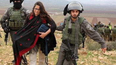 Photo of الاحتلال يبعد متضامنة إيطالية اعتقلها في مخيم الدهيشة