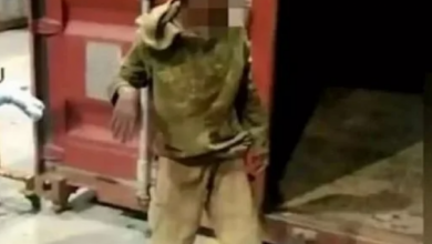 Photo of وجد نفسه فى بلد آخر.. طفل يختبئ داخل حاوية شحن أثناء لعب “الاستغماية”