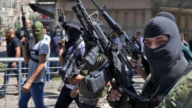 Photo of صحيفة عبرية تحذر: السلطة تسقط ببطء والمقاومة بالضفة تقلق الاحتلال