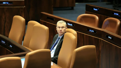 Photo of اتهمهما بالسعي لتنفيذ انقلاب على السلطة والتخلص من نتنياهو.. وزير القضاء الإسرائيلي يهاجم رئيسة المحكمة العليا والمستشارة القضائية للحكومة