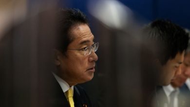 Photo of اليابان: رئيس الوزراء يقيل أحد مساعديه بسبب رفضه للشواذ