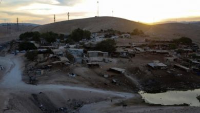 Photo of العليا الإسرائيلية تحدد موعدا للنظر بإخلاء وتهجير خان الأحمر