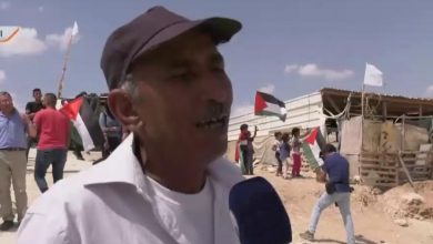 Photo of جهالين: متمسكون بأرضنا في “الخان الأحمر” ولن نسمح بتهجيرنا