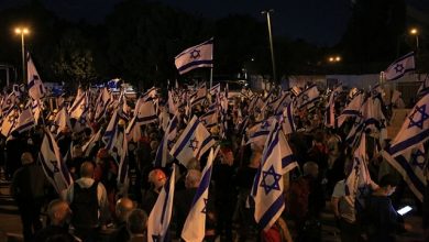 Photo of الإصلاحات القضائية ليست الوحيدة.. هذه أبرز القضايا الخلافية التي تهدد إسرائيل